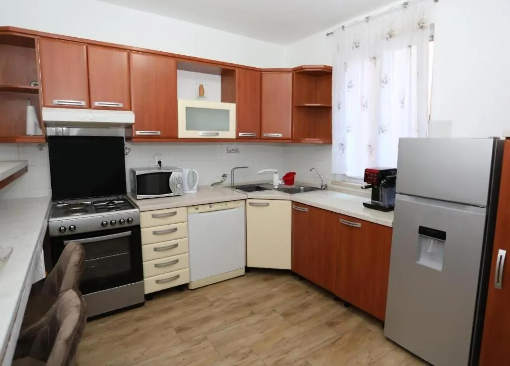 Apartments Tadijic プーラ 0*,  クロアチア